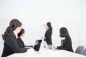 理想没有护城河，只有降价潮